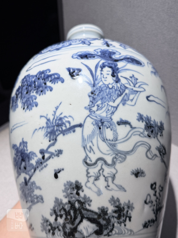 明天顺 青花药神人物梅瓶 - 图14
